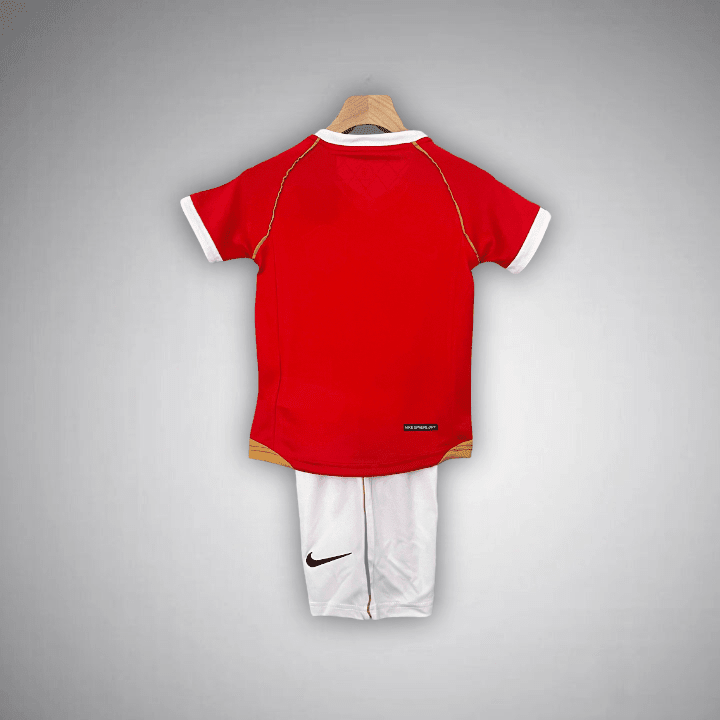 06/07 Manchester United Home Kids Size Kit - Premium Quality Kits at FootballPrestige.store