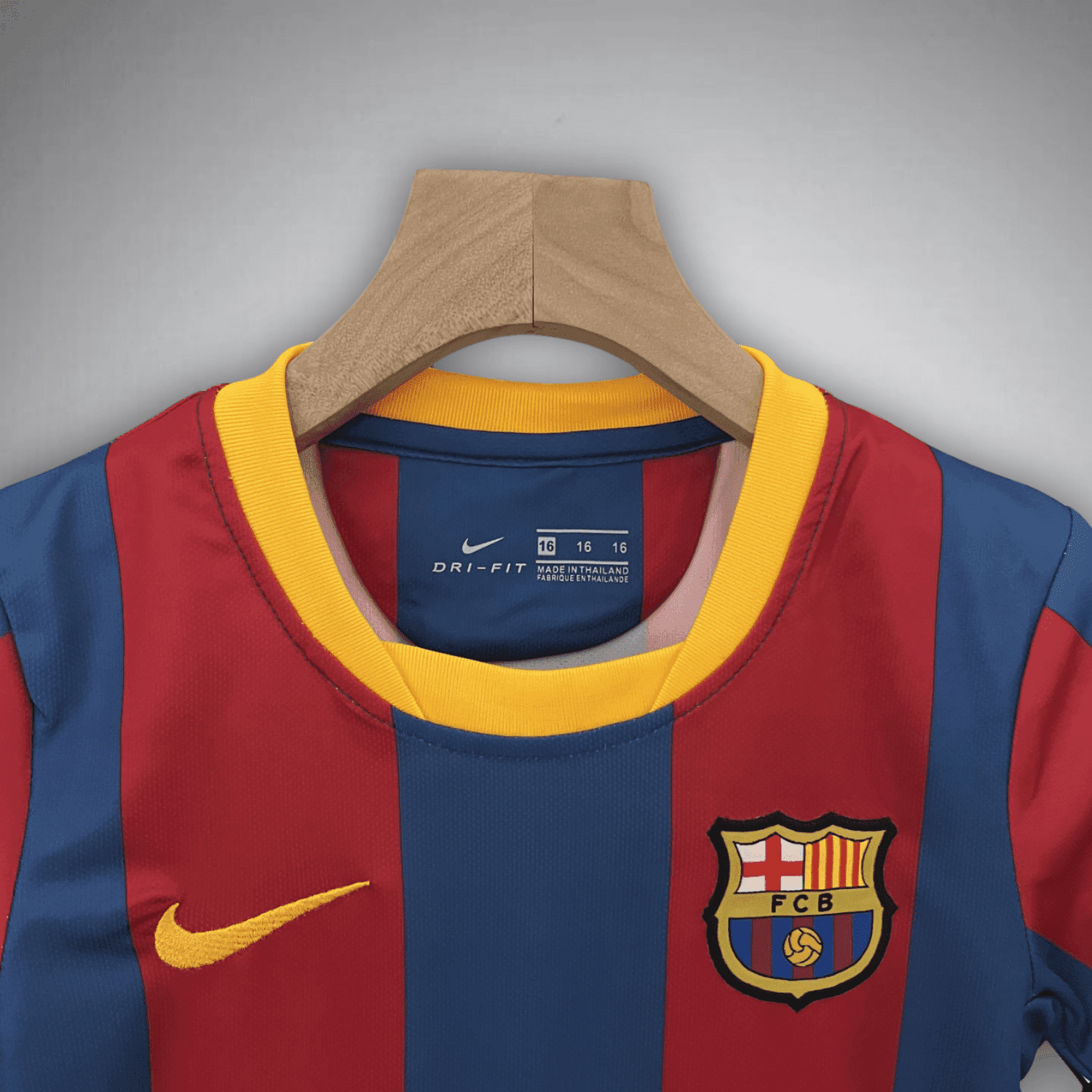 10/11 FC Barcelona Home Kids Size Kit from FootballPrestige.club - Premium Football Kits