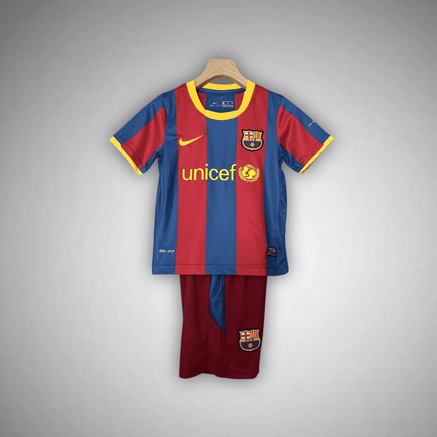 10/11 FC Barcelona Home Kids Size Kit from FootballPrestige.com - Premium Football Kits