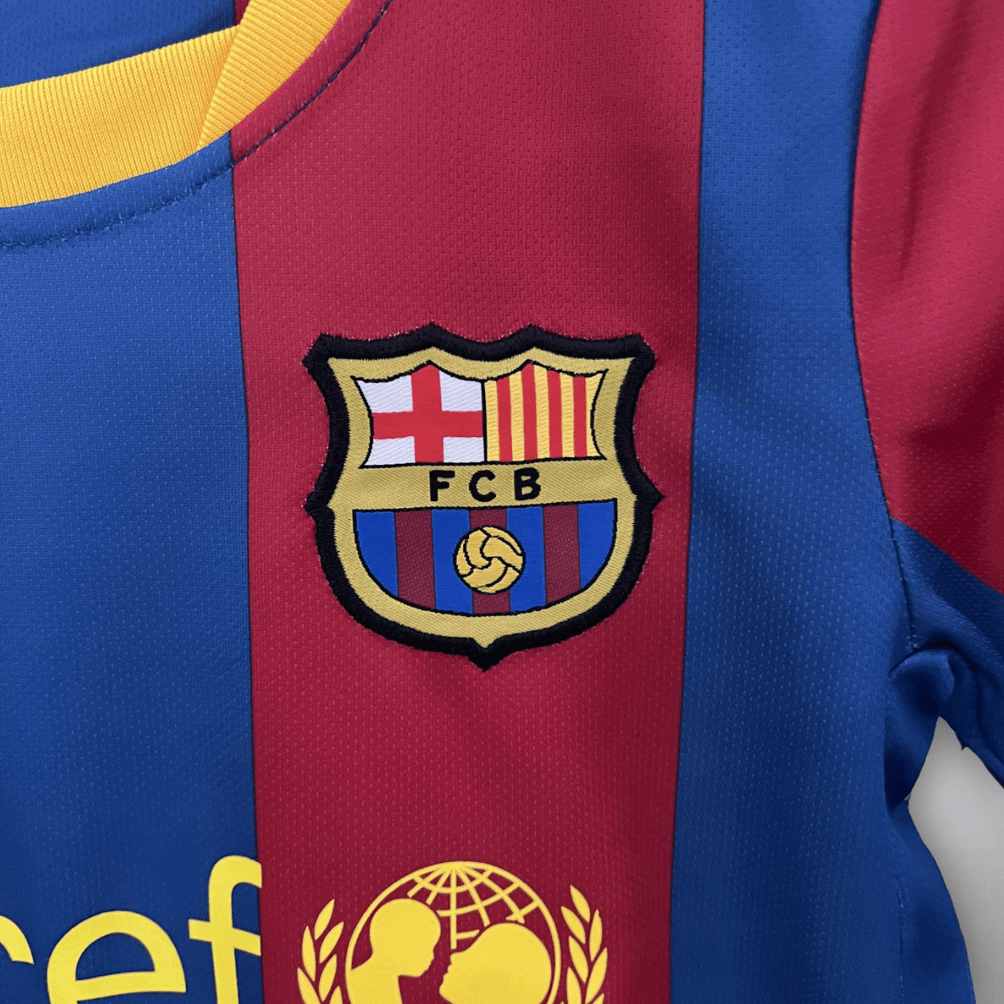 10/11 FC Barcelona Home Kids Size Kit from FootballPrestige.com - Premium Football Kits