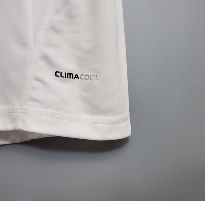 10/11 Real Madrid Home Kit from FootballPrestige.com - Premium Football Kits