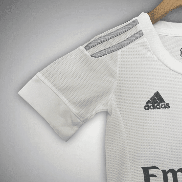 15/16 Real Madrid Home Kids Size Kit from FootballPrestige.club - Premium Football Kits