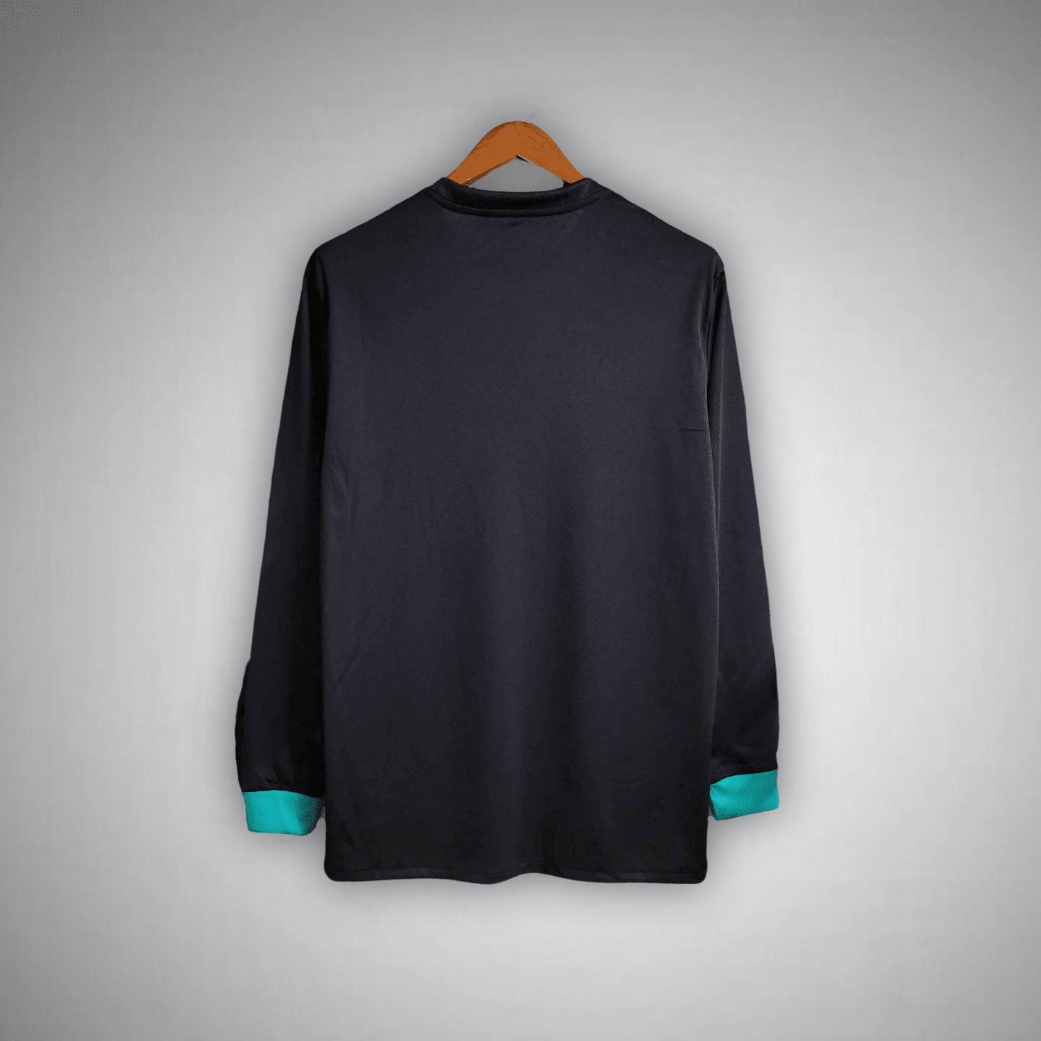 17/18 Real Madrid Long Sleeve Away Kit from FootballPrestige.com - Premium Football Kits