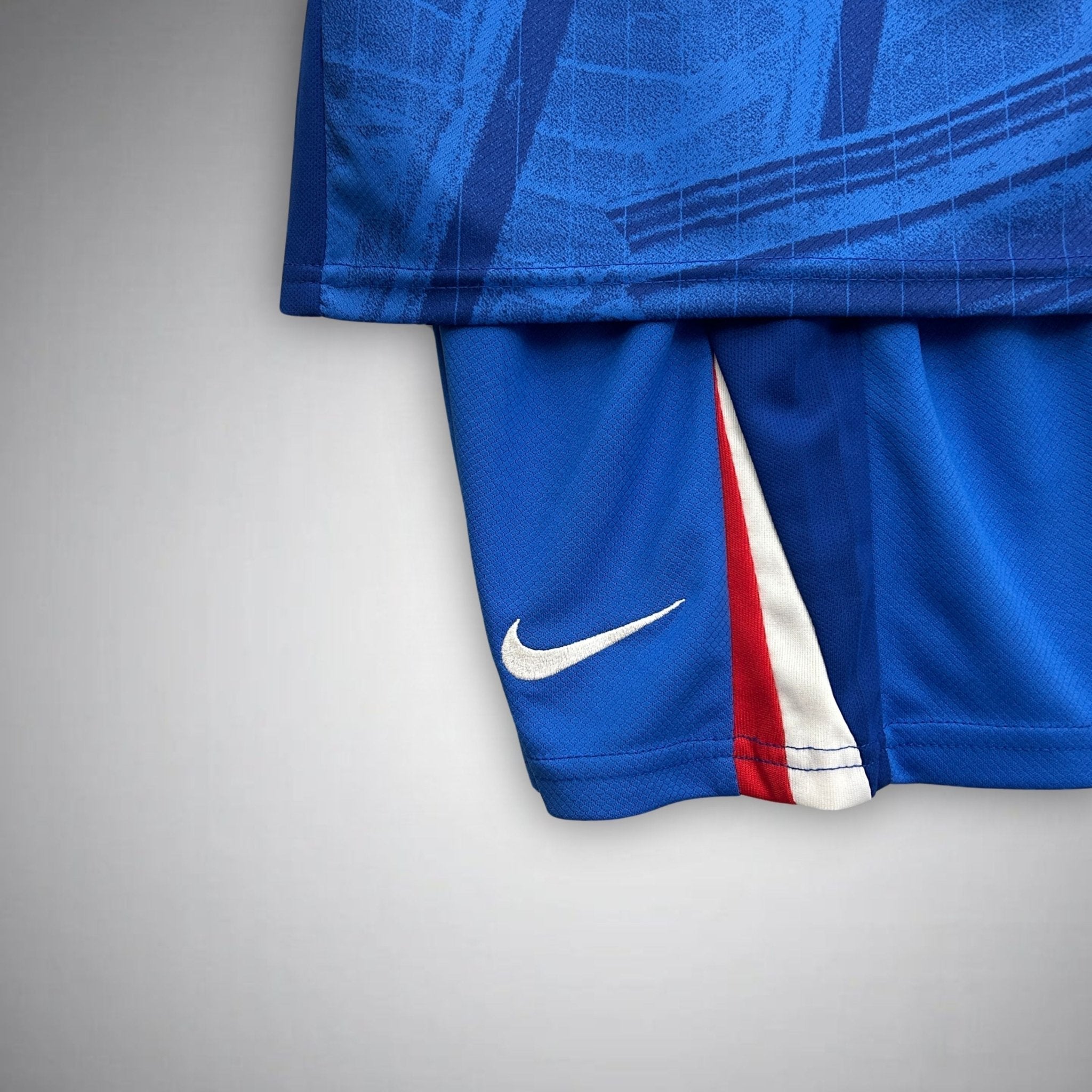 25/26 Chelsea Home Kids Size Kit from FootballPrestige.club - Premium Football Kits