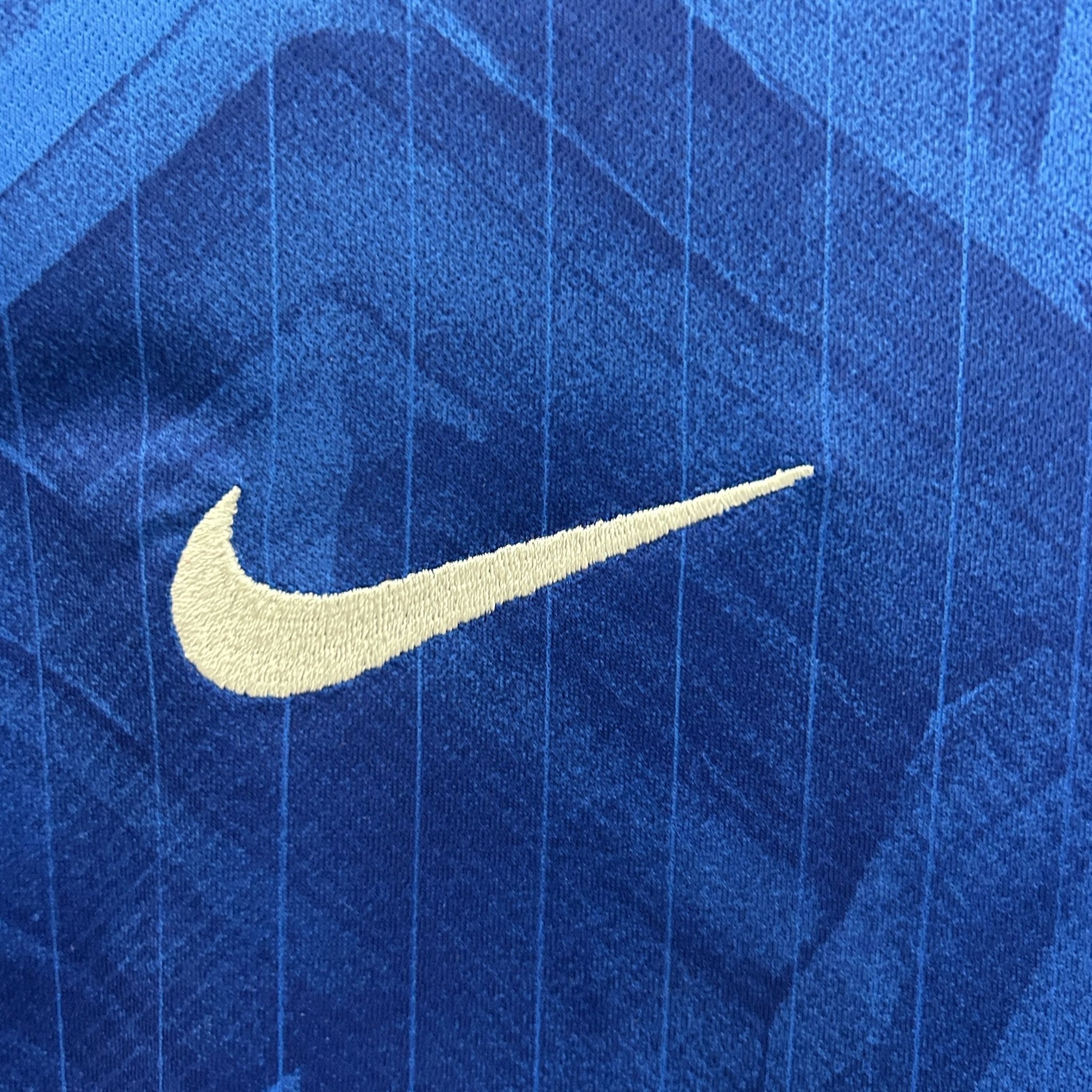 25/26 Chelsea Home Kids Size Kit from FootballPrestige.club - Premium Football Kits