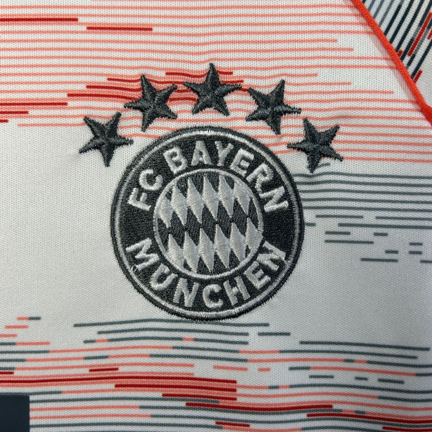 25/26 FC Bayern Away Kids Size Kit from FootballPrestige.com - Premium Football Kits