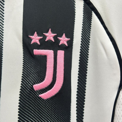 25/26 Juventus Home Kids Size Kit from FootballPrestige.com - Premium Football Kits