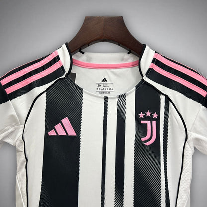 25/26 Juventus Home Kids Size Kit from FootballPrestige.com - Premium Football Kits