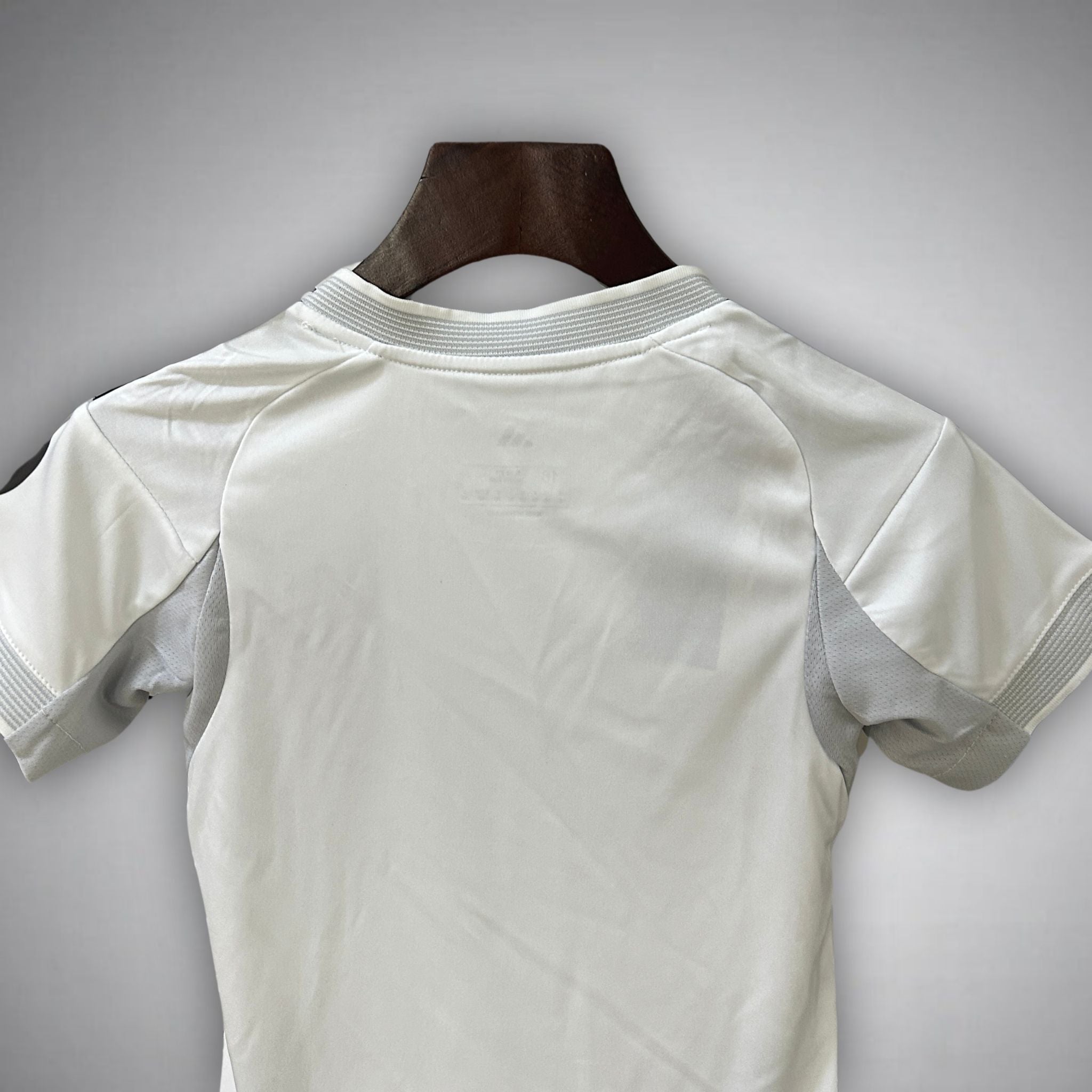 25/26 Real Madrid Home Kids Size Kit from FootballPrestige.club - Premium Football Kits
