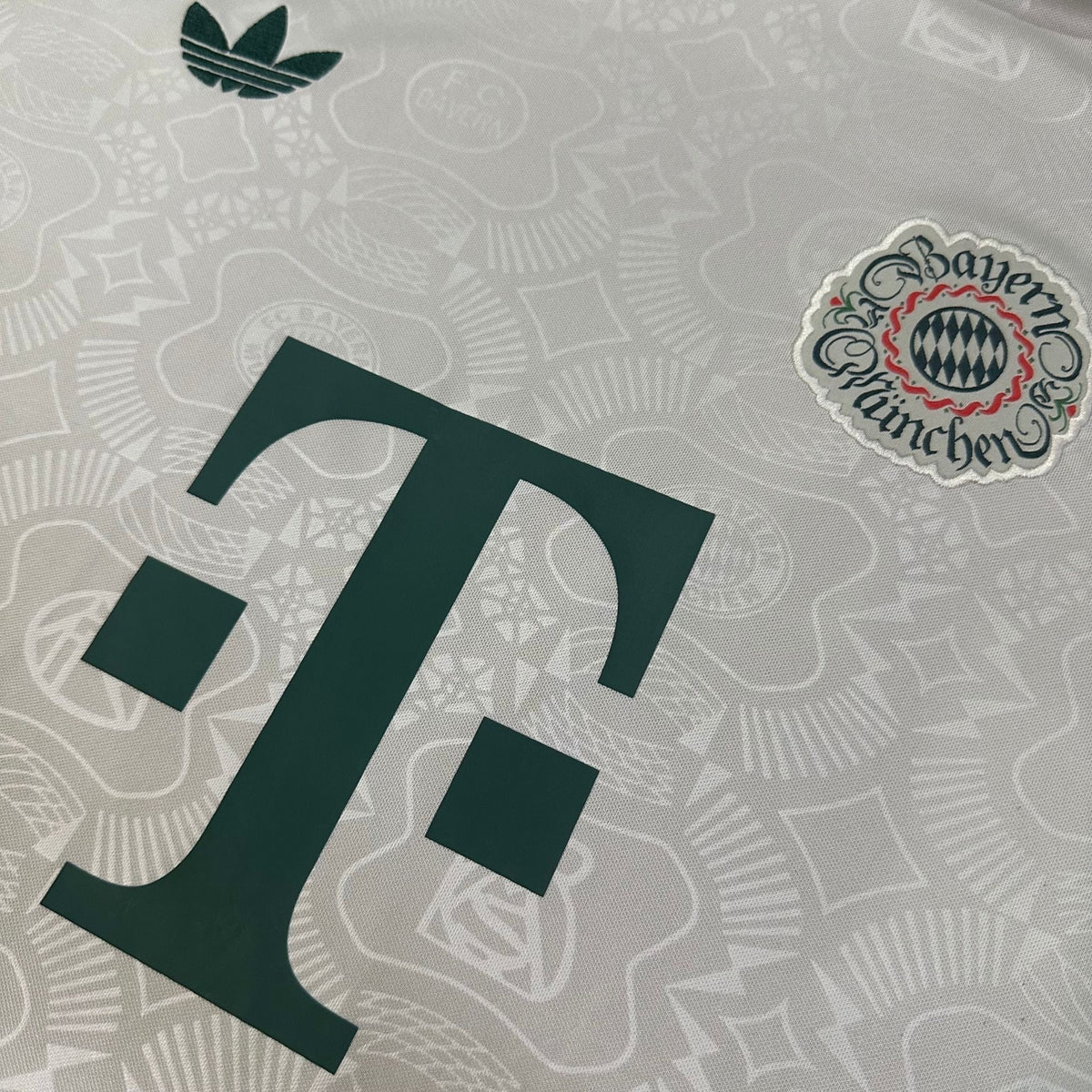 25/26 FC Bayern Oktoberfest Kit