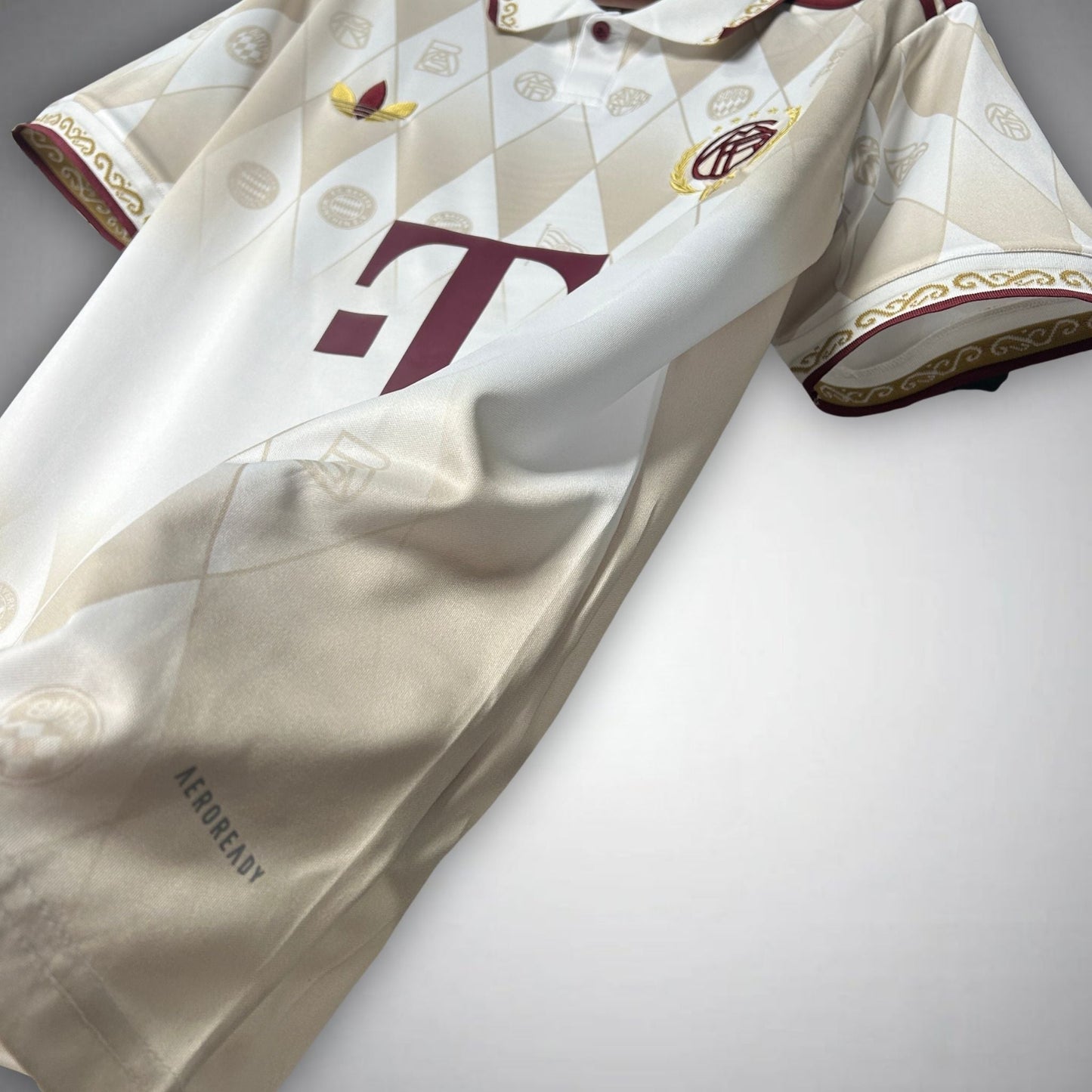 FC Bayern "Die Krone" Premium Kit from FootballPrestige.com - Premium Football Kits